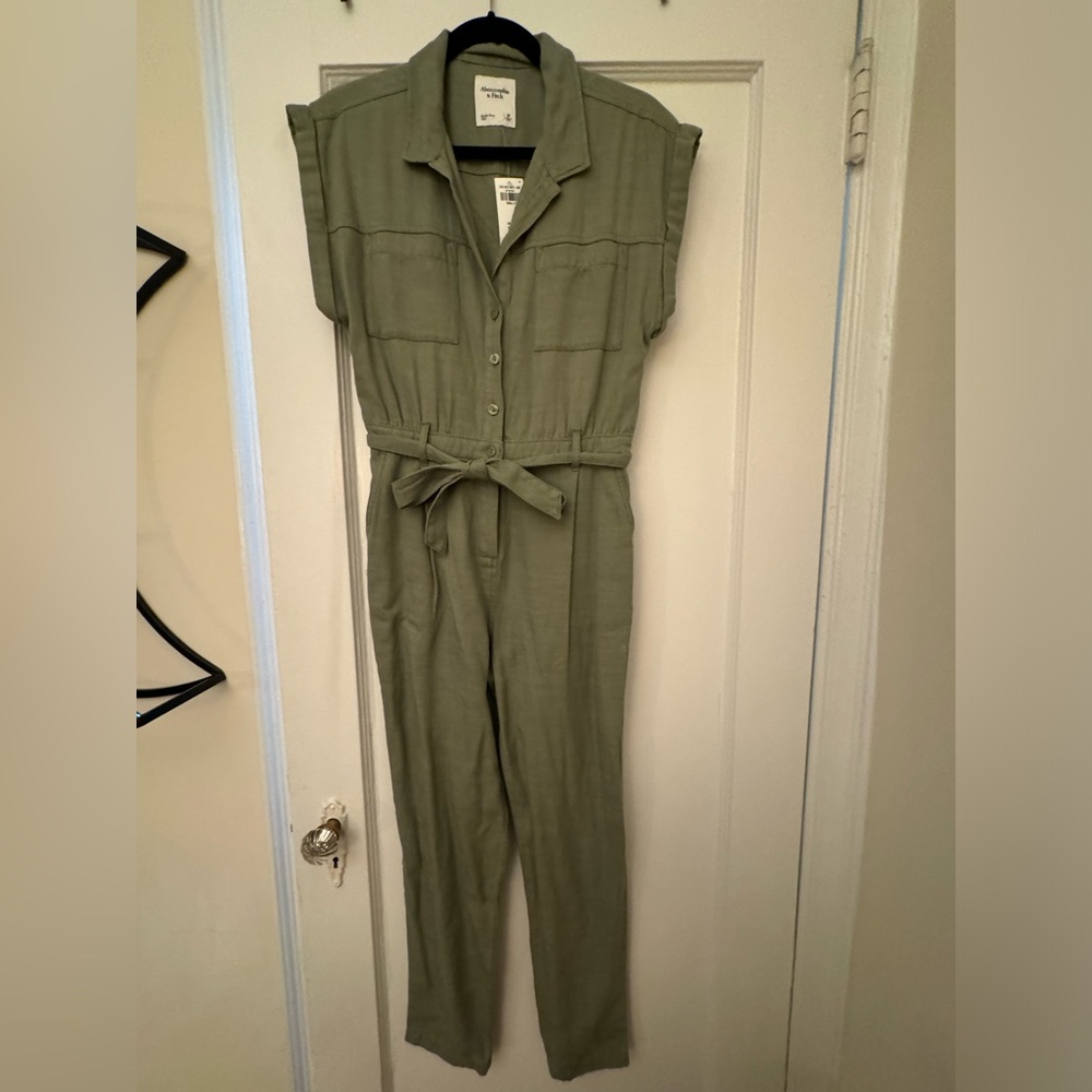 ABERCROMBIE green jumpsuit - size SP - NWT!!